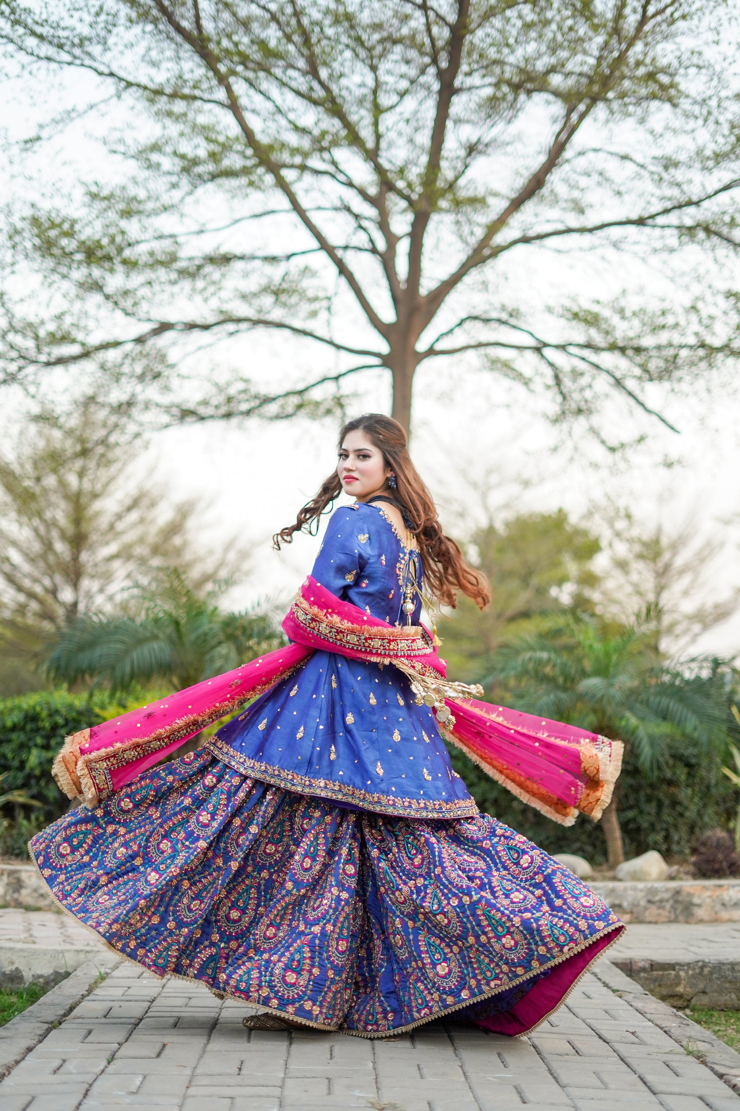 Hand Embroidered Frock with Jacket and Sharara (md-Rb0807)
